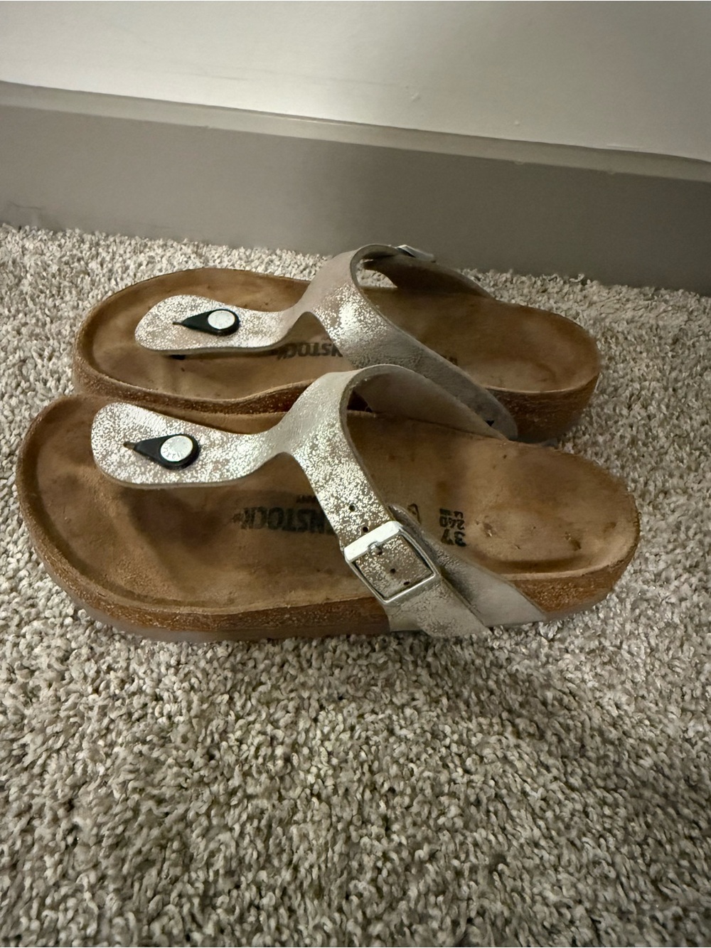 Birkenstock Metallic Silver Toe-Post Buckle Sandals